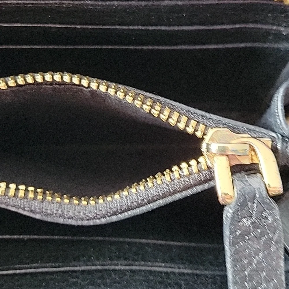 Coccinelle Black Leather Zipper Wallet w Dotted Lined Design - Picture 6 of 8